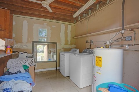 House in North Miami Beach, Florida 4 bedrooms, 126.35 sq.m. № 2076412 - photo 23