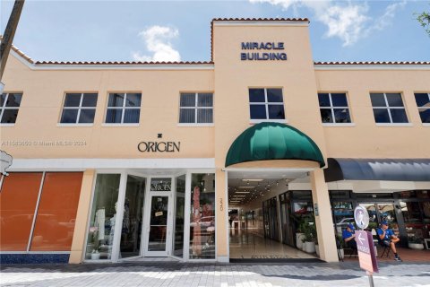 Oficina en alquiler en Miami, Florida № 1171351 - foto 1