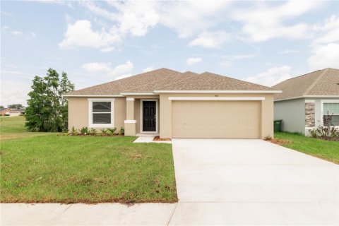 House in Winter Haven, Florida 3 bedrooms, 117.61 sq.m. № 2324106 - photo 2