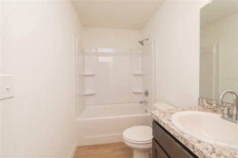 House in Winter Haven, Florida 3 bedrooms, 117.61 sq.m. № 2324106 - photo 6