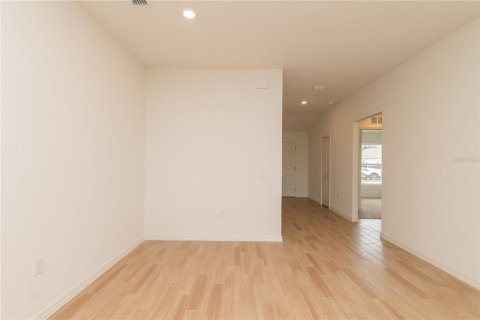 House in Winter Haven, Florida 3 bedrooms, 117.61 sq.m. № 2324106 - photo 9