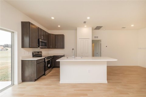 House in Winter Haven, Florida 3 bedrooms, 117.61 sq.m. № 2324106 - photo 13