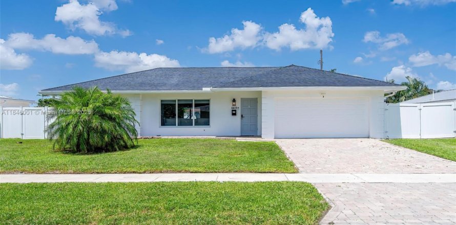 Villa ou maison à Boca Raton, Floride 4 chambres, 157.38 m2 № 1842837