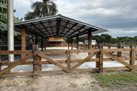 House in Homestead, Florida 3 bedrooms, 162.39 sq.m. № 1968646 - photo 6