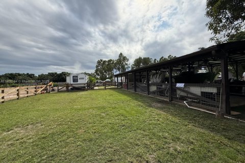 House in Homestead, Florida 3 bedrooms, 162.39 sq.m. № 1968646 - photo 11