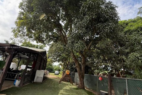 House in Homestead, Florida 3 bedrooms, 162.39 sq.m. № 1968646 - photo 12