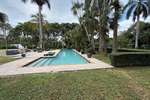 House in Homestead, Florida 3 bedrooms, 162.39 sq.m. № 1968646 - photo 25