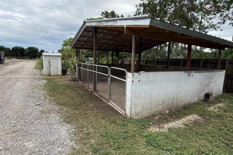 House in Homestead, Florida 3 bedrooms, 162.39 sq.m. № 1968646 - photo 24