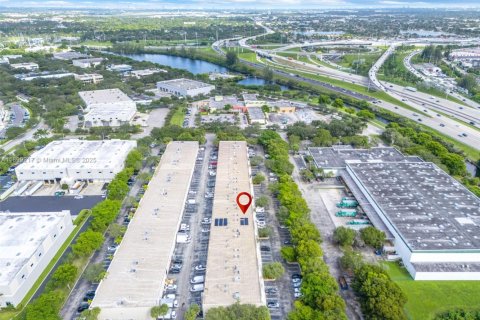 Propiedad comercial en venta en Miami Lakes, Florida № 1951177 - foto 29