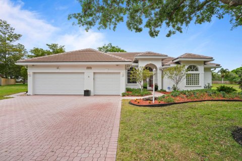 House in Davie, Florida 4 bedrooms, 223.99 sq.m. № 2147154 - photo 2