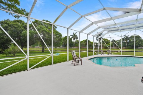 House in Davie, Florida 4 bedrooms, 223.99 sq.m. № 2147154 - photo 18
