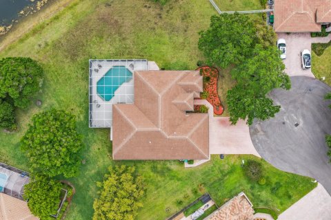 House in Davie, Florida 4 bedrooms, 223.99 sq.m. № 2147154 - photo 10
