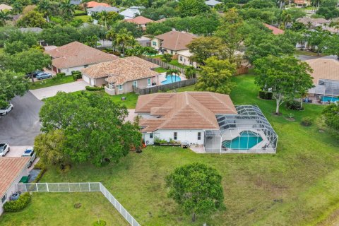 House in Davie, Florida 4 bedrooms, 223.99 sq.m. № 2147154 - photo 9