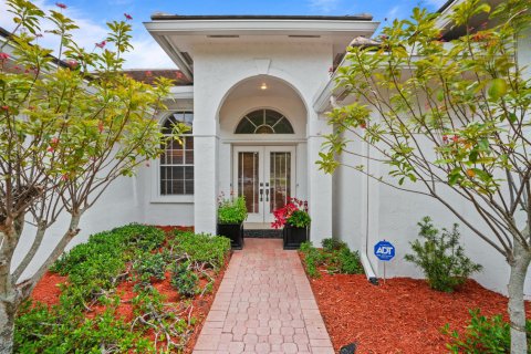 House in Davie, Florida 4 bedrooms, 223.99 sq.m. № 2147154 - photo 6