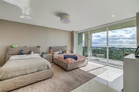 Condo in Miami, Florida, 2 bedrooms № 2008905 - photo 12