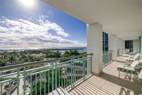 Condo in Miami, Florida, 2 bedrooms № 2008905 - photo 14