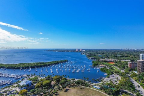 Condo in Miami, Florida, 2 bedrooms № 2008905 - photo 16