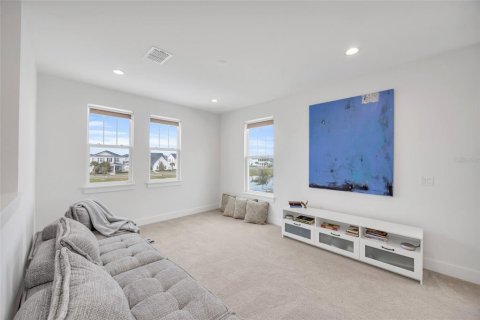 House in Winter Garden, Florida 5 bedrooms, 351.54 sq.m. № 2103242 - photo 26