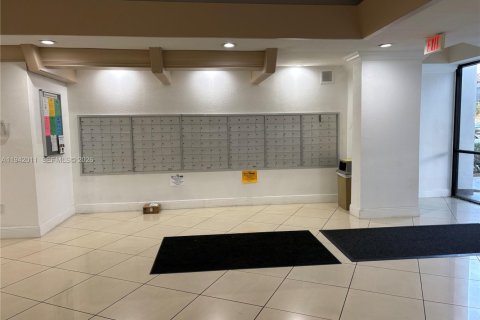 Condo in Miami, Florida, 1 bedroom  № 2002958 - photo 20