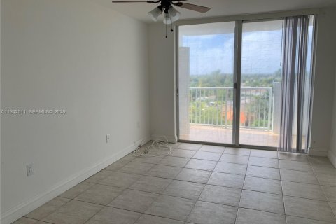 Condo in Miami, Florida, 1 bedroom  № 2002958 - photo 3