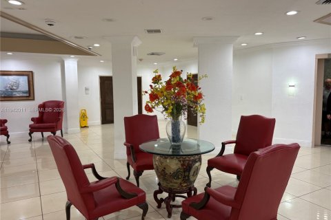 Condo in Miami, Florida, 1 bedroom  № 2002958 - photo 19