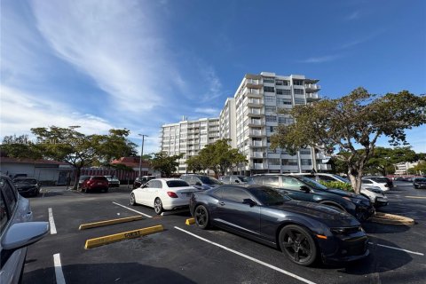 Condo in Miami, Florida, 1 bedroom  № 2002958 - photo 28