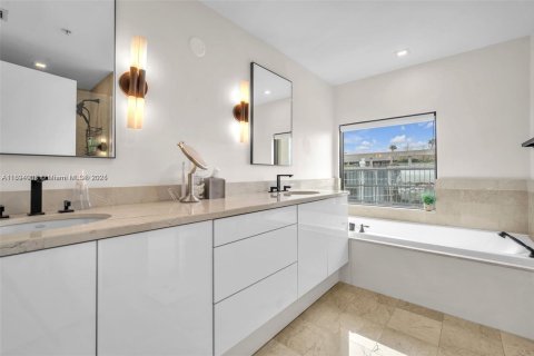 Купить кондоминиум в Майами, Флорида 2 спальни, 143.07м2, № 1945866 - фото 15