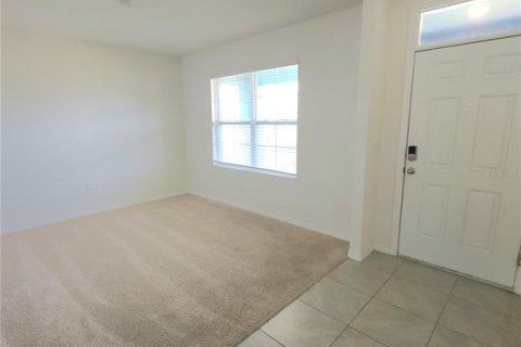 Villa ou maison à louer à Haines City, Floride: 5 chambres, 250.46 m2 № 2092483 - photo 2