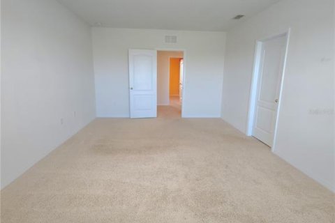 Villa ou maison à louer à Haines City, Floride: 5 chambres, 250.46 m2 № 2092483 - photo 11