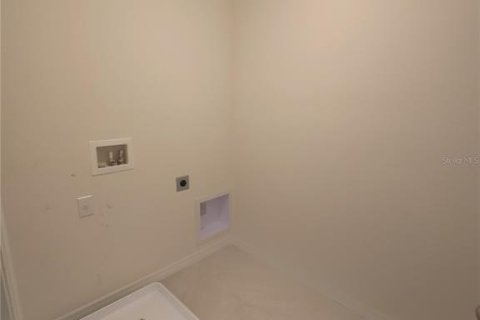 Villa ou maison à louer à Haines City, Floride: 5 chambres, 250.46 m2 № 2092483 - photo 8