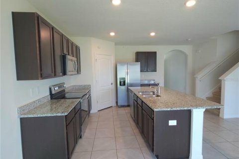 Villa ou maison à louer à Haines City, Floride: 5 chambres, 250.46 m2 № 2092483 - photo 4