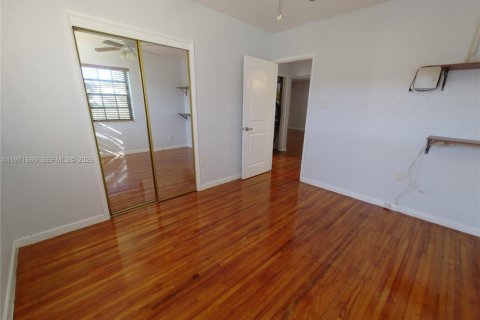 Casa en alquiler en Miami, Florida, 2 dormitorios, 83.61 m2 № 2032380 - foto 16