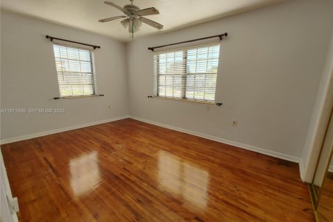 Casa en alquiler en Miami, Florida, 2 dormitorios, 83.61 m2 № 2032380 - foto 18