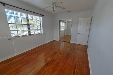 Casa en alquiler en Miami, Florida, 2 dormitorios, 83.61 m2 № 2032380 - foto 28