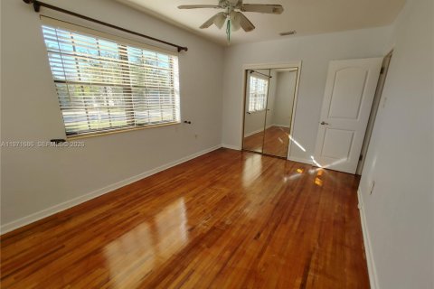 Casa en alquiler en Miami, Florida, 2 dormitorios, 83.61 m2 № 2032380 - foto 20