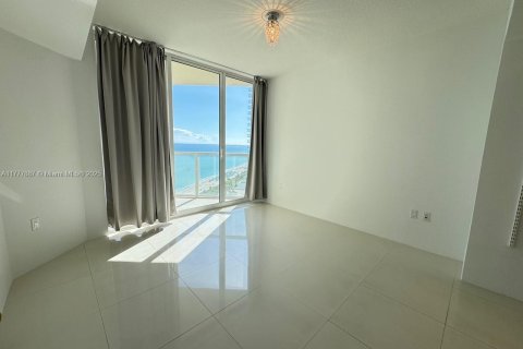 Condo in Sunny Isles Beach, Florida, 1 bedroom  № 1714239 - photo 10
