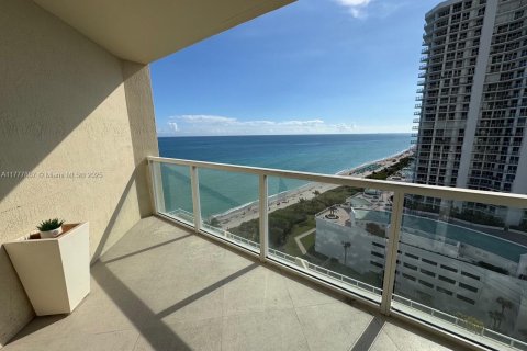 Condo in Sunny Isles Beach, Florida, 1 bedroom  № 1714239 - photo 2