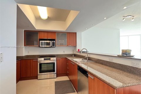 Condo in Sunny Isles Beach, Florida, 1 bedroom  № 1714239 - photo 4