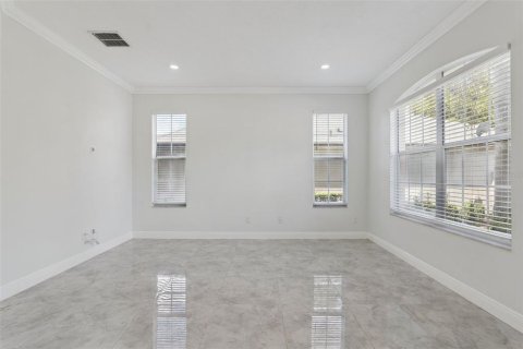 Casa en venta en Lake Mary, Florida, 5 dormitorios, 272.67 m2 № 2386118 - foto 6