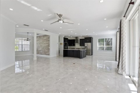 Casa en venta en Lake Mary, Florida, 5 dormitorios, 272.67 m2 № 2386118 - foto 17