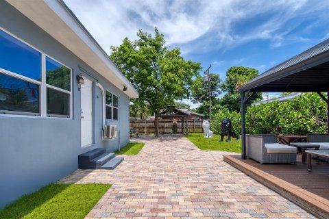 House in Hollywood, Florida 3 bedrooms, 171.87 sq.m. № 2290873 - photo 21