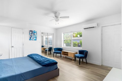 House in Hollywood, Florida 3 bedrooms, 171.87 sq.m. № 2290873 - photo 15
