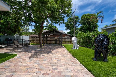 House in Hollywood, Florida 3 bedrooms, 171.87 sq.m. № 2290873 - photo 25