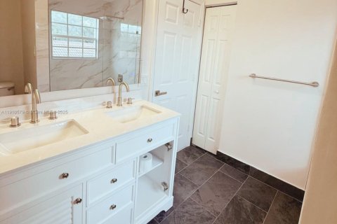 Touwnhouse à vendre à Miramar, Floride: 3 chambres, 146.41 m2 № 1965848 - photo 21