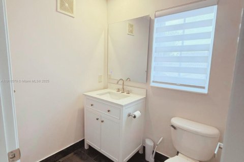 Touwnhouse à vendre à Miramar, Floride: 3 chambres, 146.41 m2 № 1965848 - photo 19