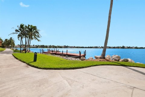 Touwnhouse à vendre à Miramar, Floride: 3 chambres, 146.41 m2 № 1965848 - photo 27