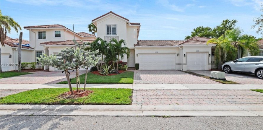 Touwnhouse à Miramar, Floride 3 chambres, 146.41 m2 № 1965848