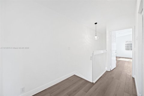 Touwnhouse à vendre à Miramar, Floride: 3 chambres, 146.41 m2 № 1965848 - photo 13