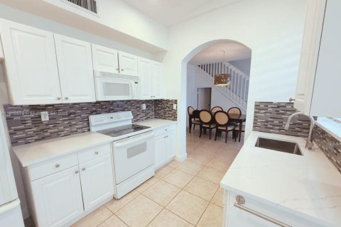 Touwnhouse à vendre à Miramar, Floride: 3 chambres, 146.41 m2 № 1965848 - photo 6