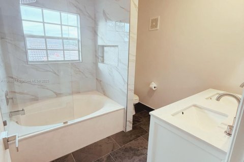 Touwnhouse à vendre à Miramar, Floride: 3 chambres, 146.41 m2 № 1965848 - photo 20